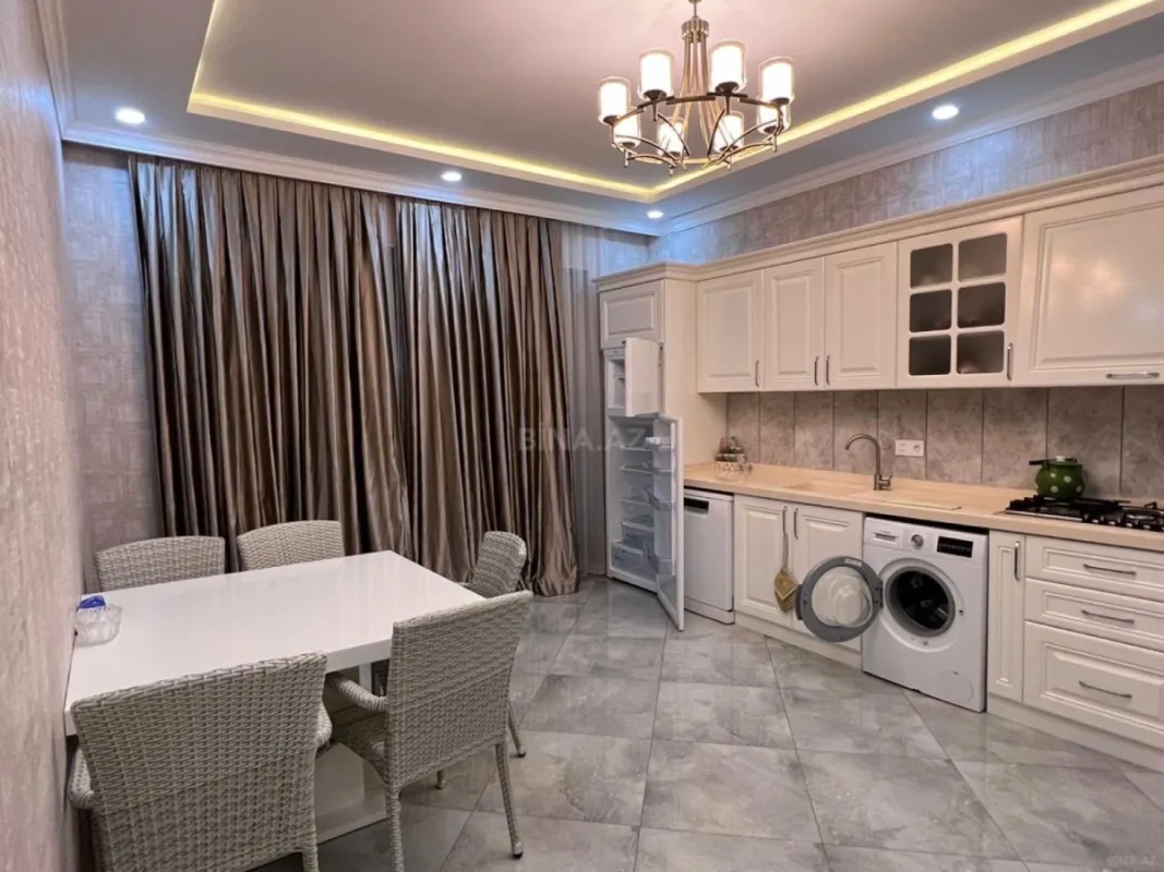 Kirayə verilir 5 otaqlı həyət evi 340 m²