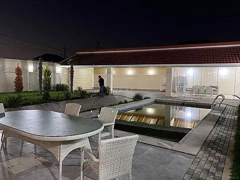 Kirayə verilir 5 otaqlı həyət evi 340 m²