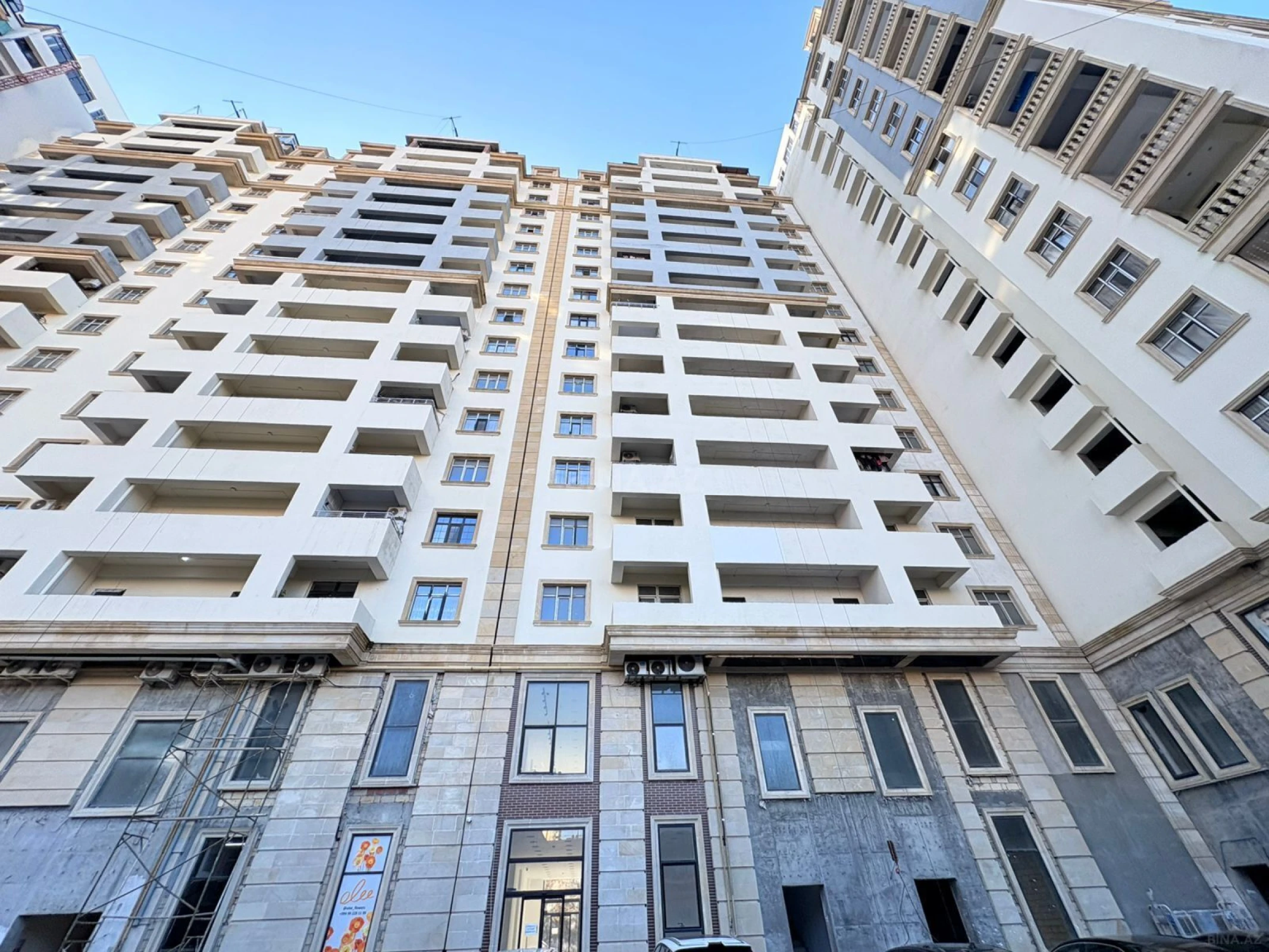 Satılır 2 otaqlı mənzil 74.5 m²