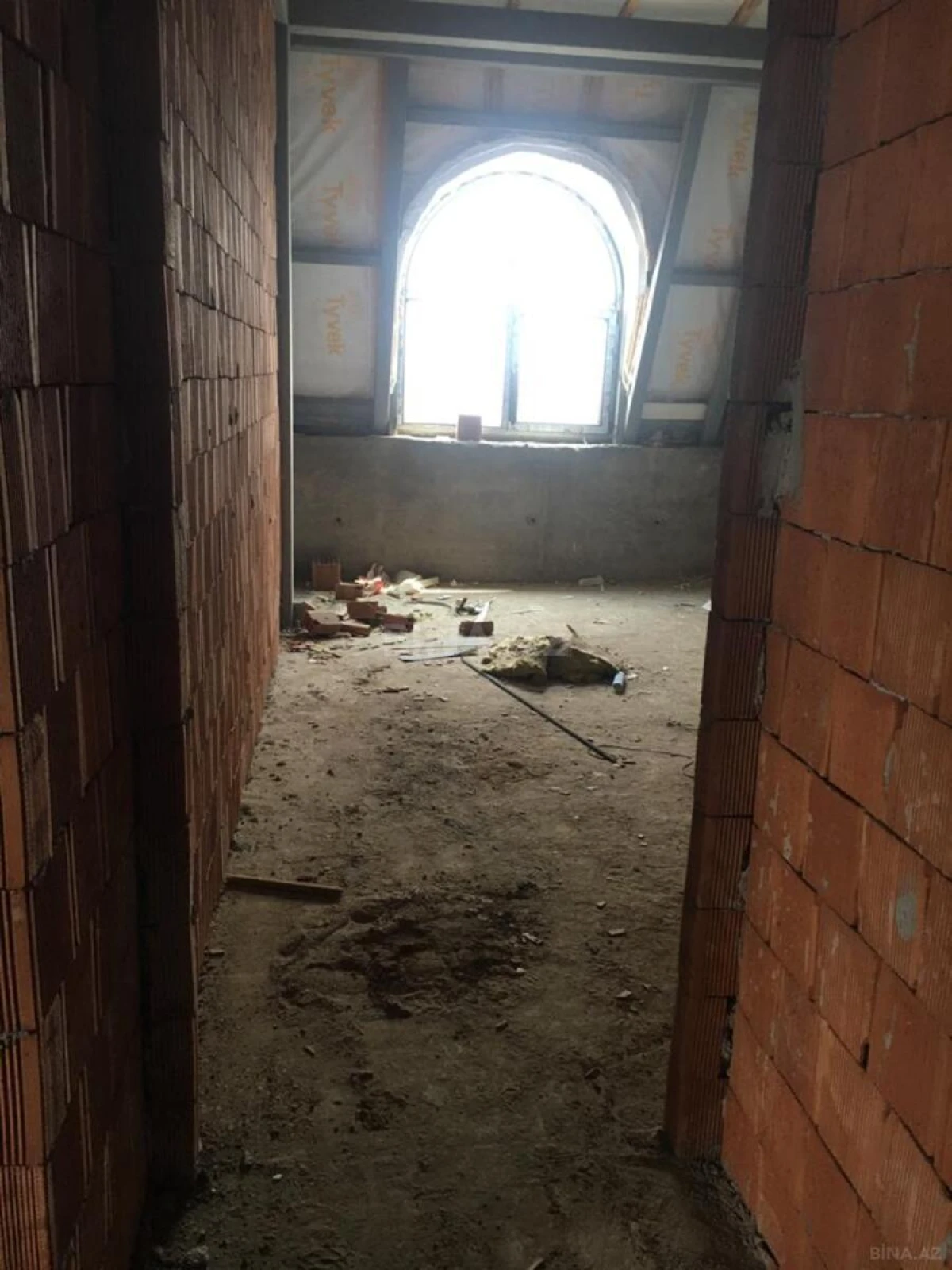 Satılır 2 otaqlı mənzil 110 m²