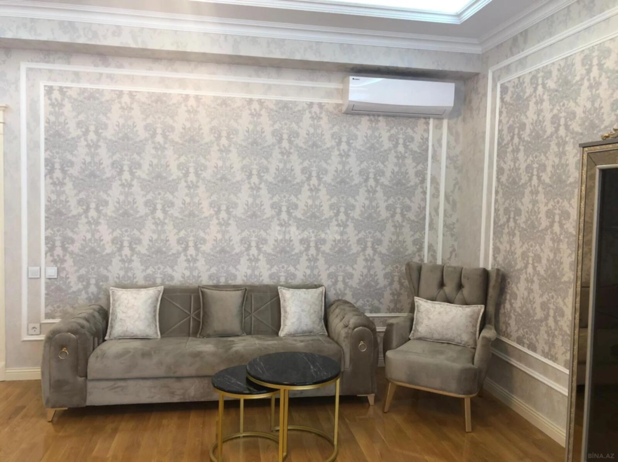 Kirayə verilir 2 otaqlı mənzil 90 m²