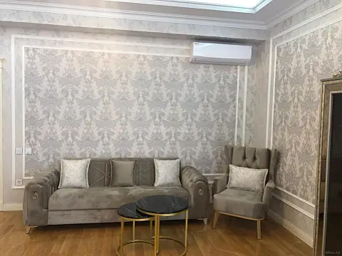 Kirayə verilir 2 otaqlı mənzil 90 m²
