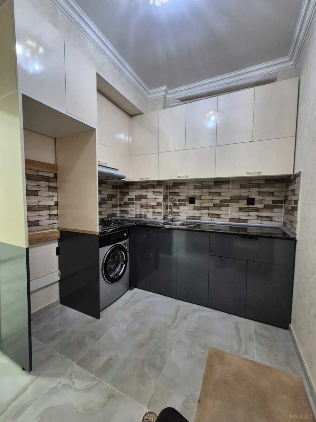 Satılır 2 otaqlı mənzil 60.5 m²