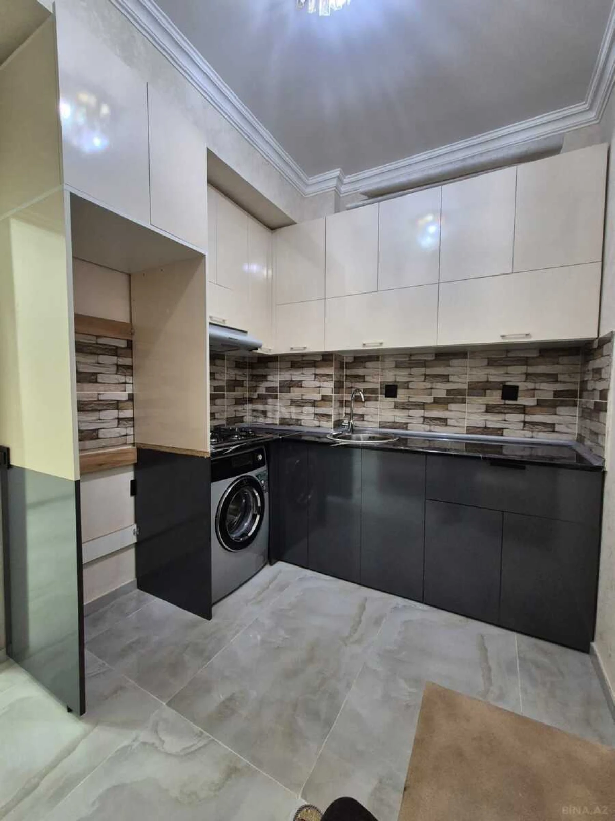 Satılır 2 otaqlı mənzil 60.5 m²