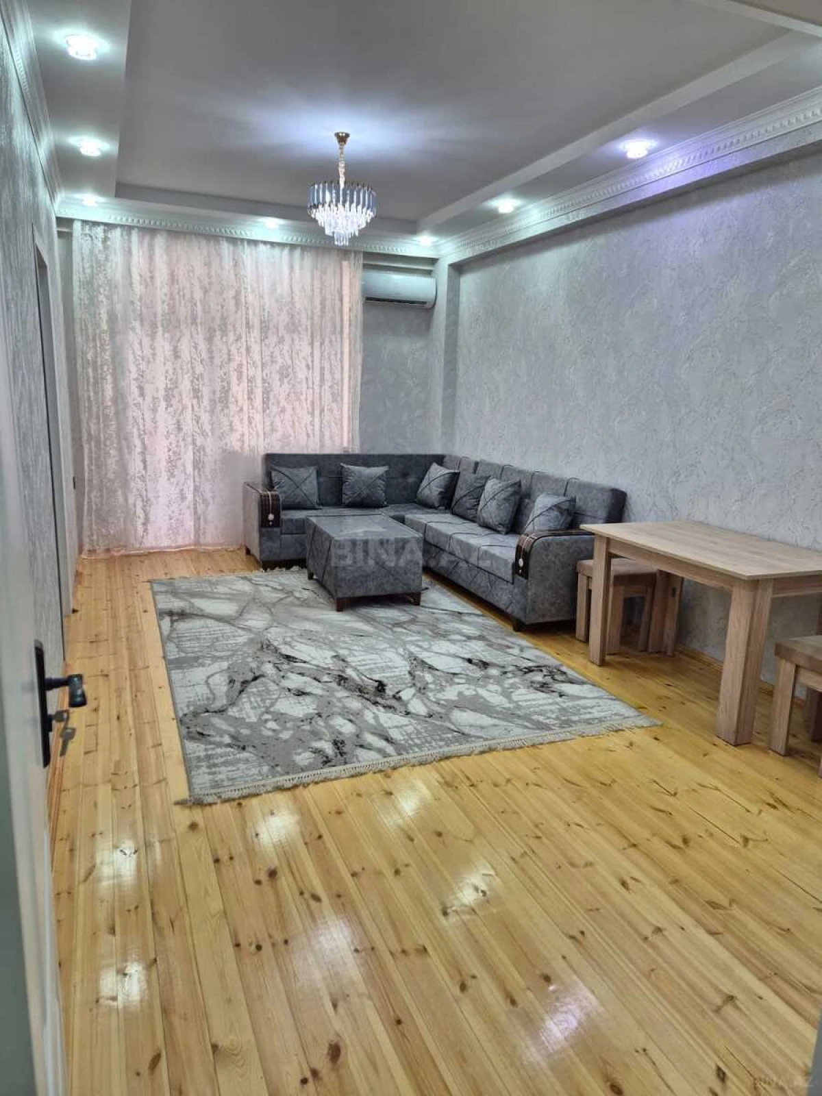 Satılır 2 otaqlı mənzil 60.5 m²