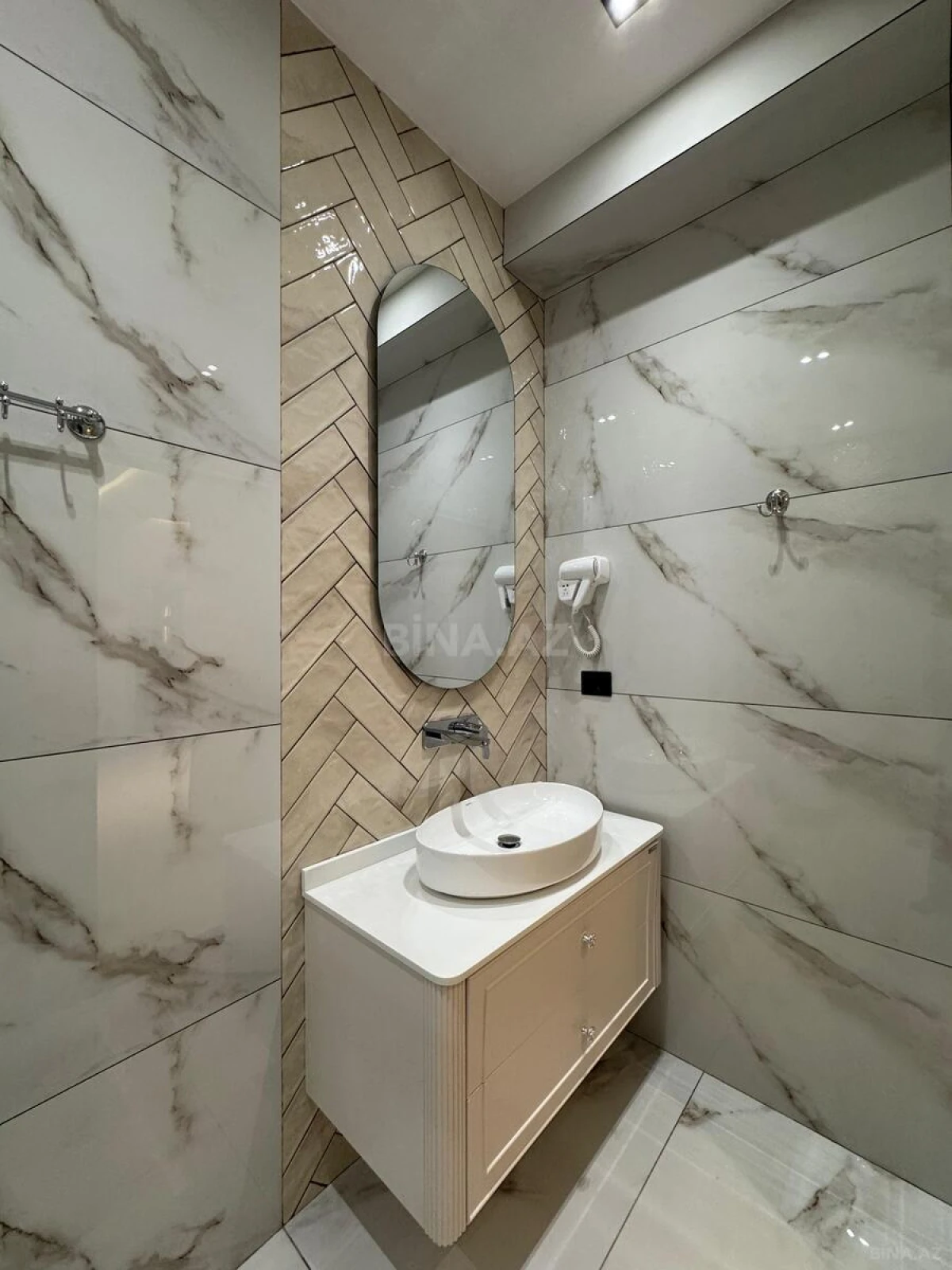 Satılır 2 otaqlı mənzil 86 m²