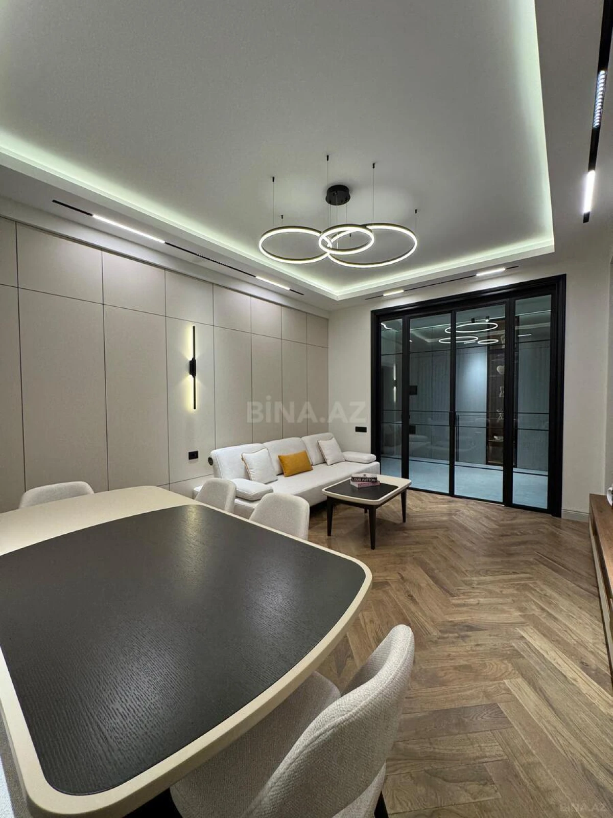 Satılır 2 otaqlı mənzil 86 m²