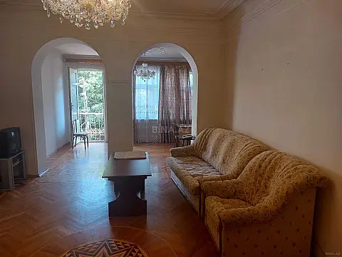 Kirayə verilir 2 otaqlı mənzil 90 m²