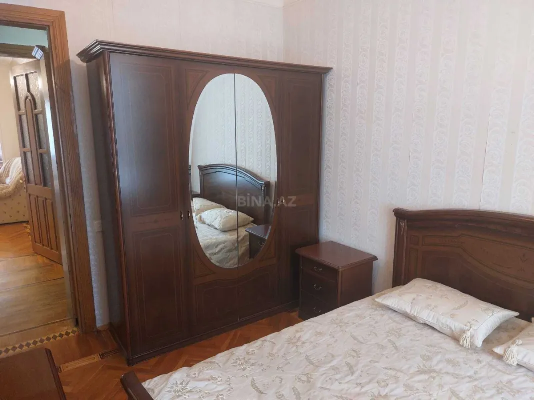 Kirayə verilir 2 otaqlı mənzil 90 m²