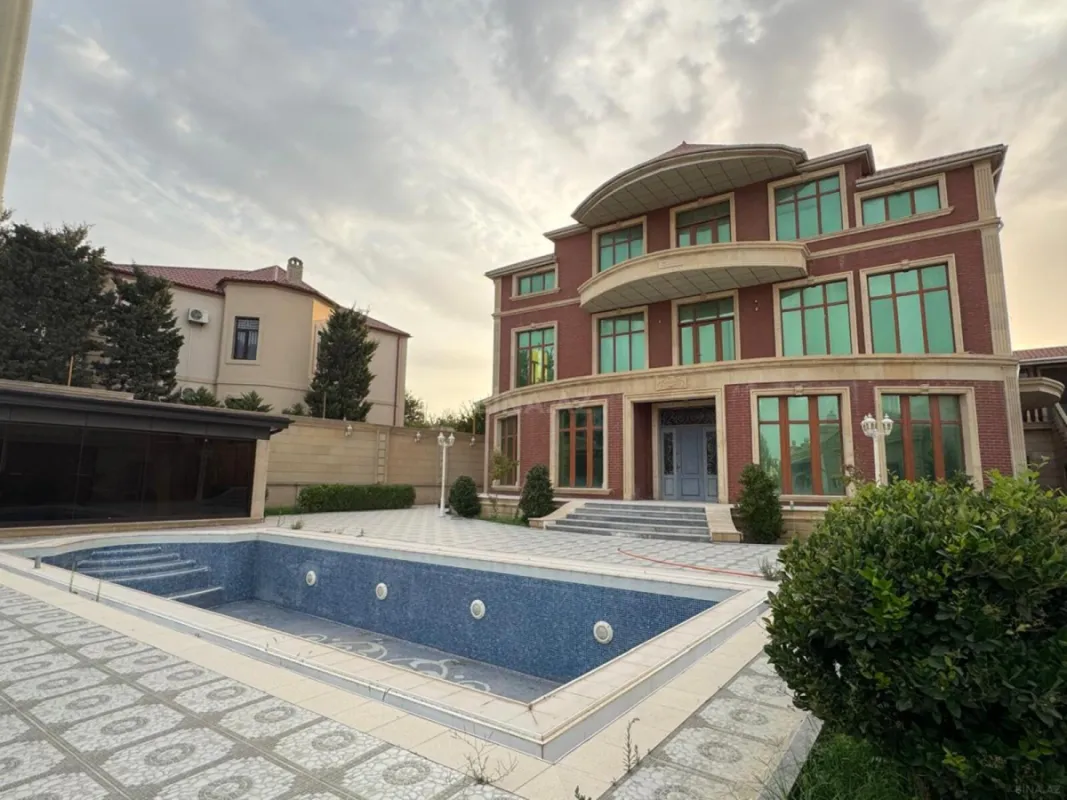 Kirayə verilir 10 otaqlı həyət evi 850 m²