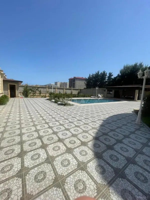 Kirayə verilir 10 otaqlı həyət evi 850 m²