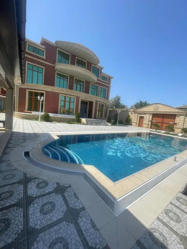 Kirayə verilir 10 otaqlı həyət evi 850 m²