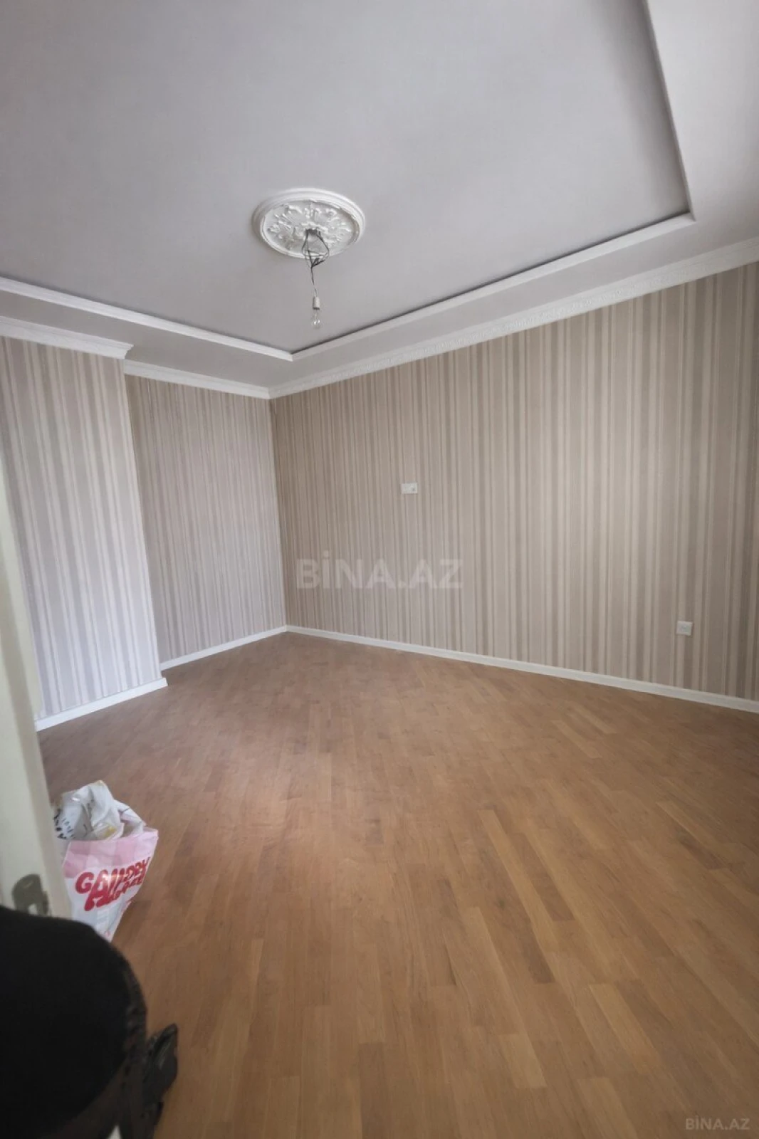 Satılır 2 otaqlı mənzil 68 m²