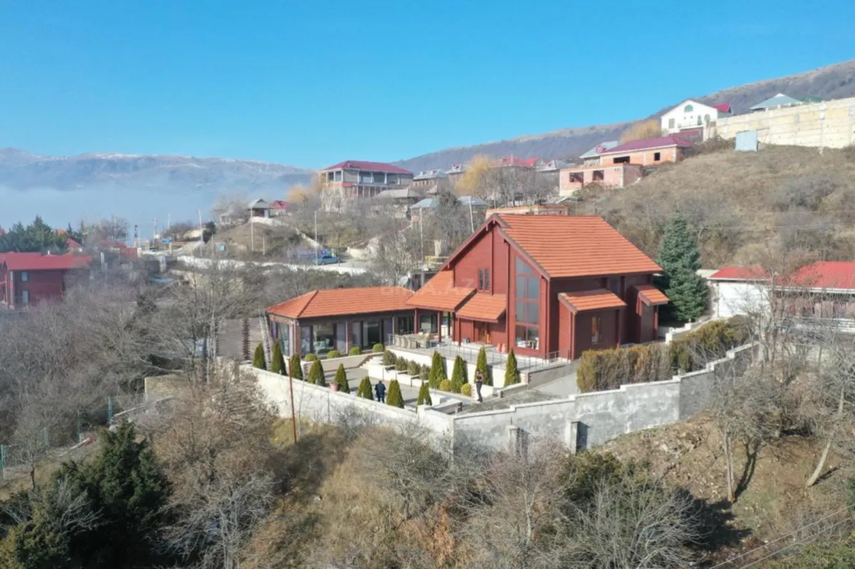 Satılır 5 otaqlı həyət evi 170 m²