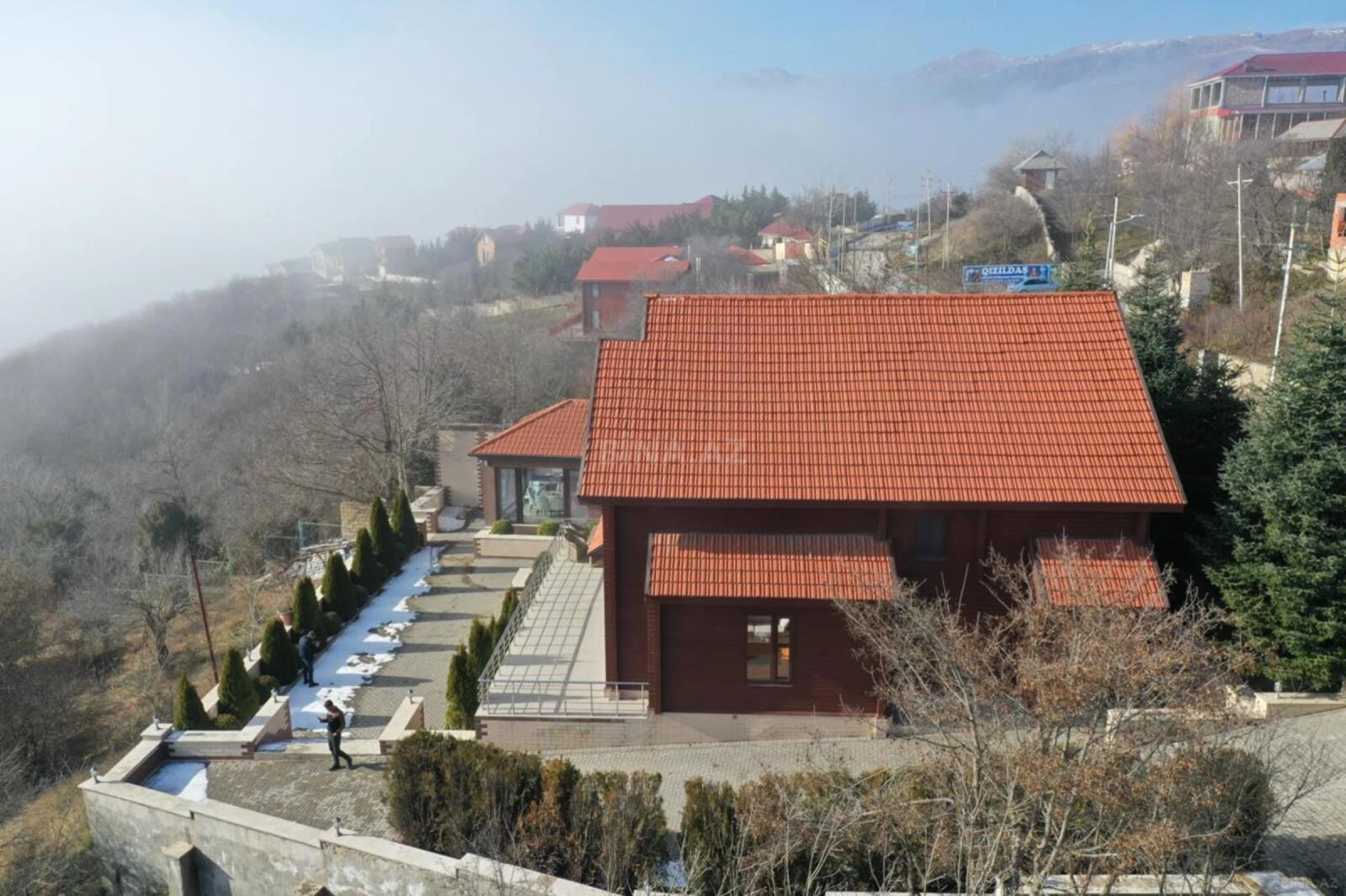 Satılır 5 otaqlı həyət evi 170 m²