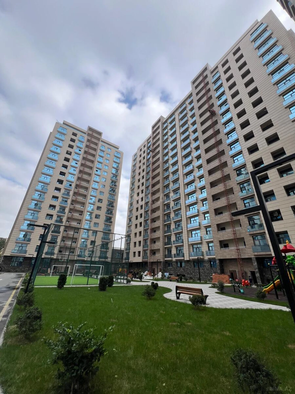Satılır 2 otaqlı mənzil 90 m²