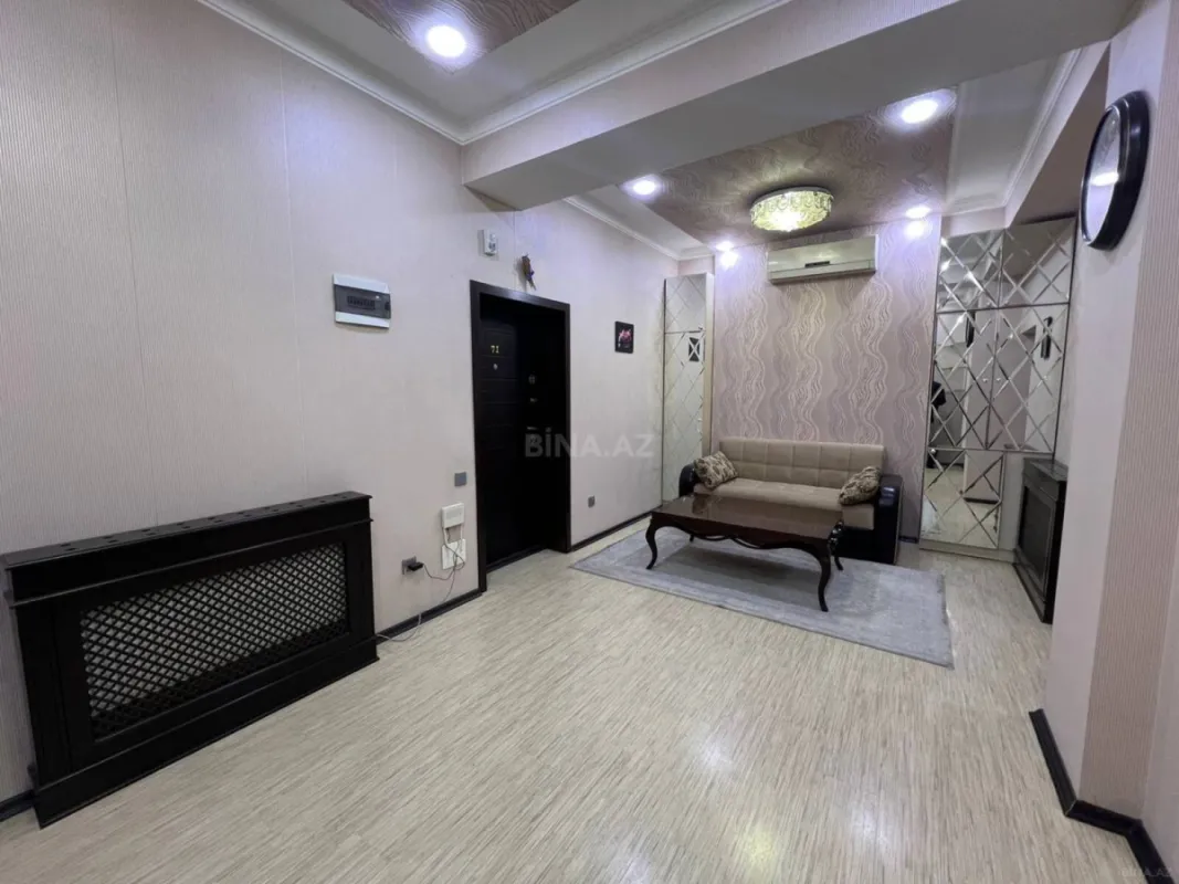 Satılır 2 otaqlı mənzil 68 m²