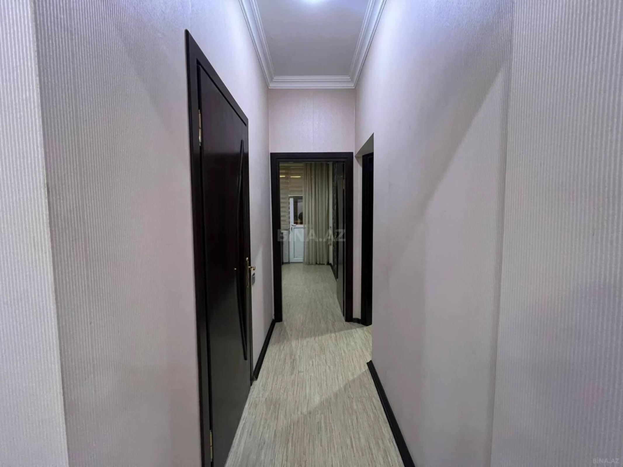 Satılır 2 otaqlı mənzil 68 m²