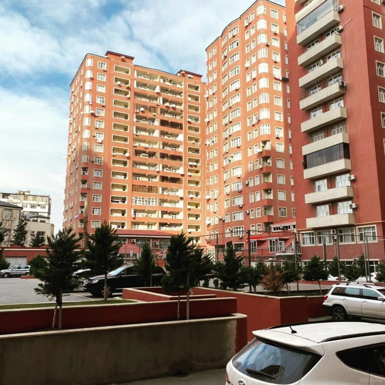 Satılır 2 otaqlı mənzil 68 m²