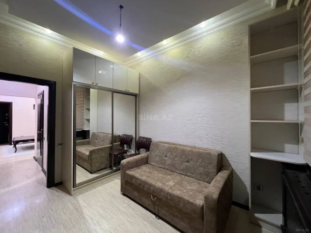 Satılır 2 otaqlı mənzil 68 m²