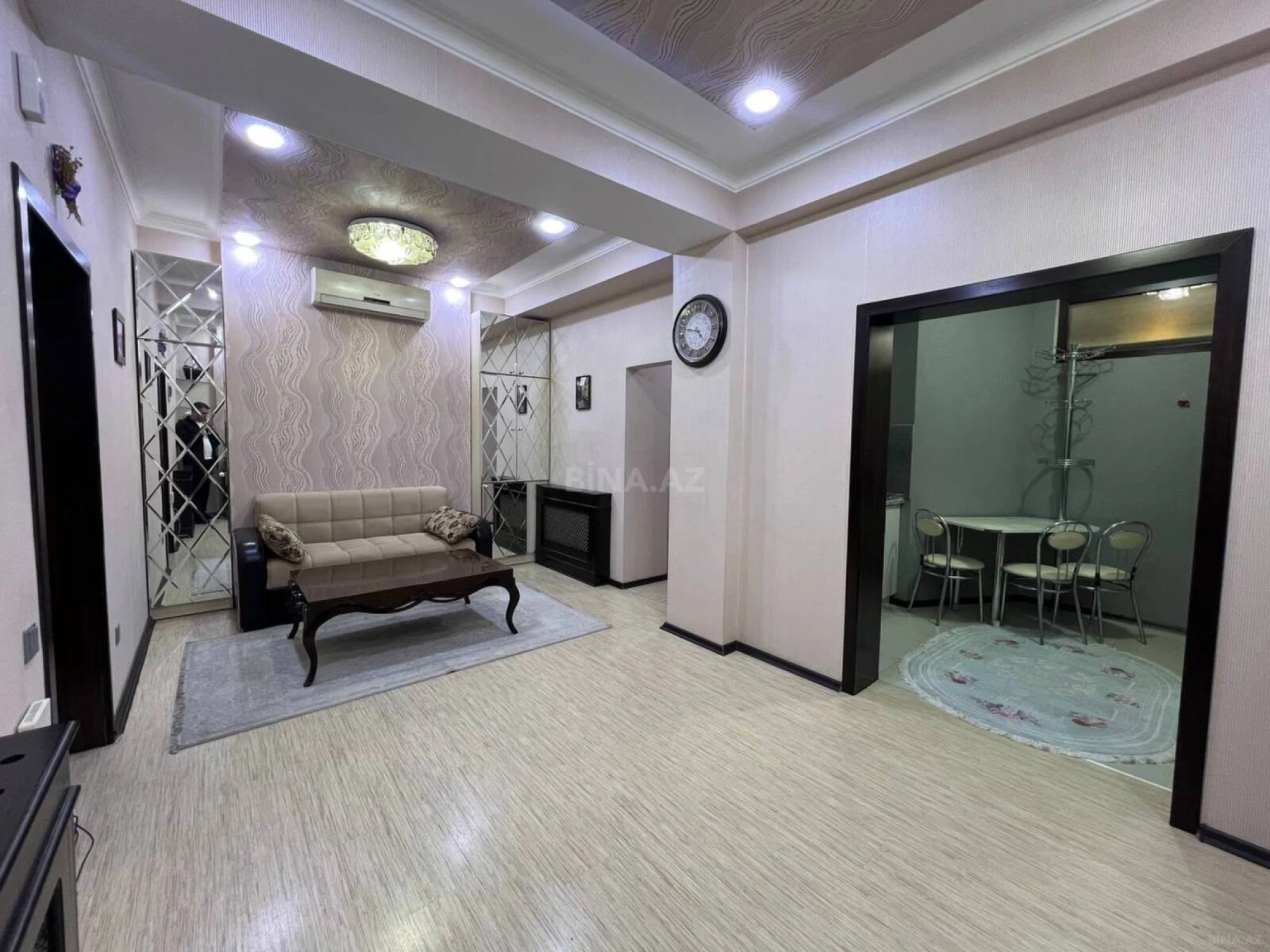Satılır 2 otaqlı mənzil 68 m²