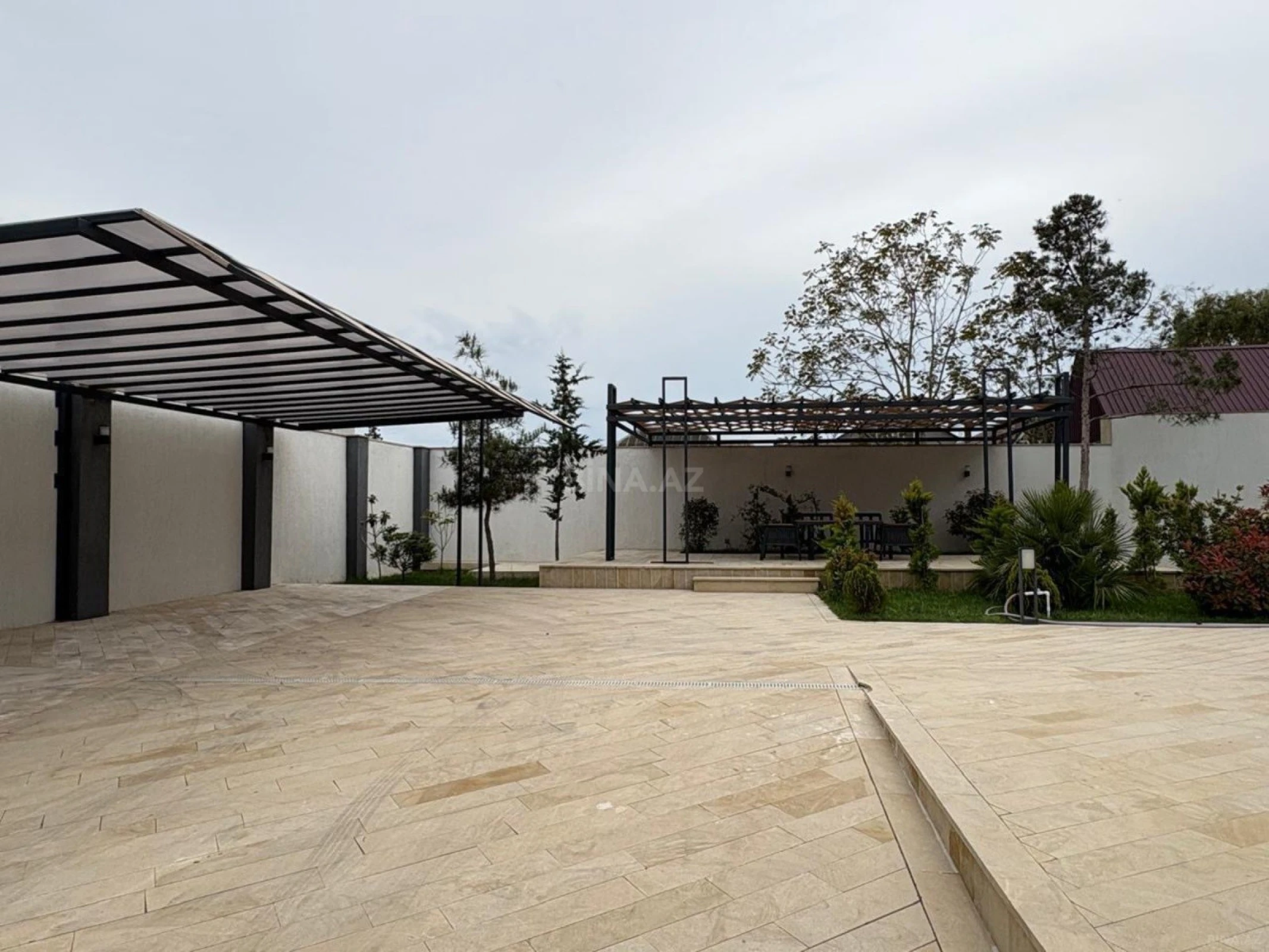 Kirayə verilir 5 otaqlı həyət evi 400 m²