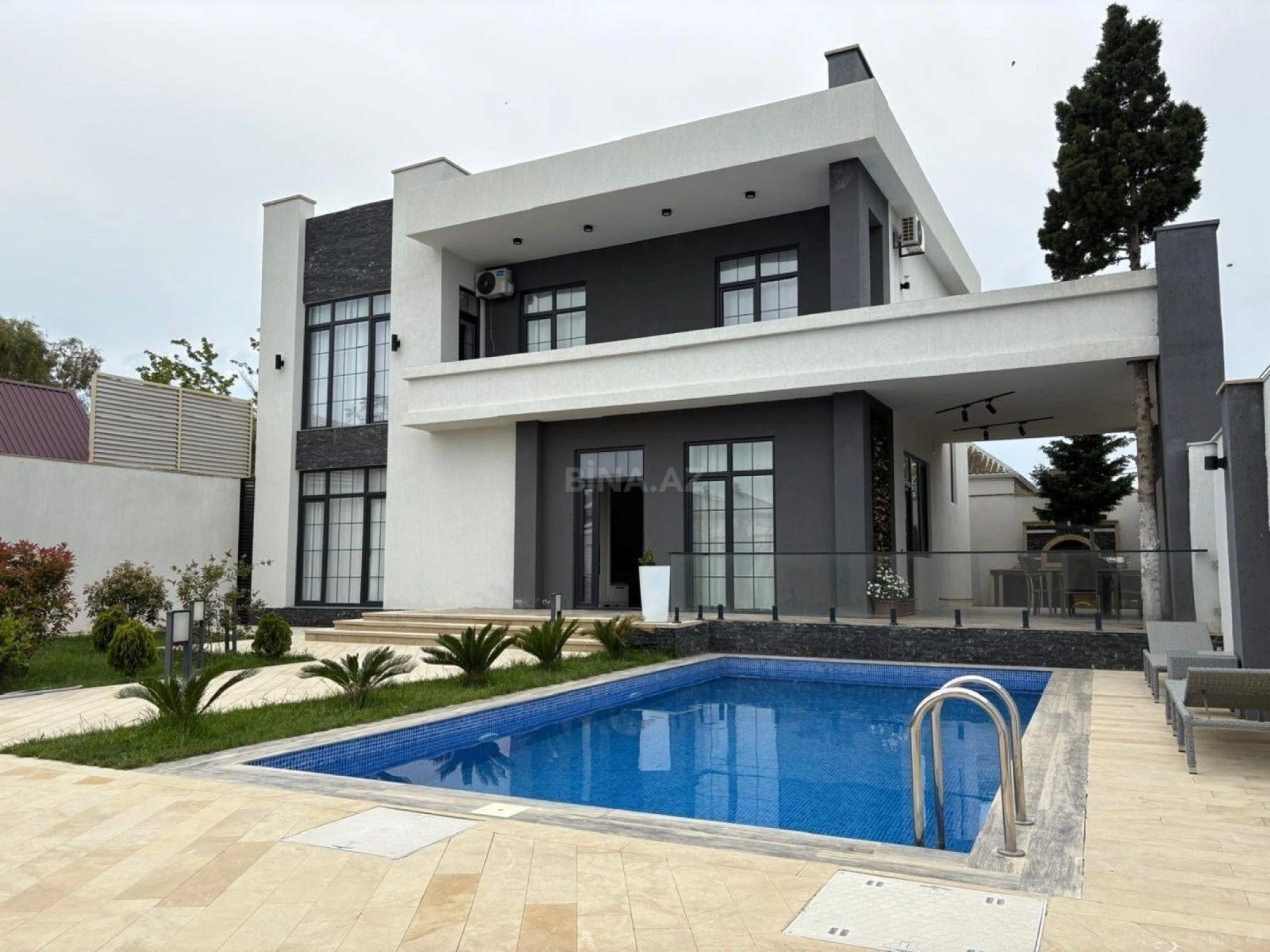 Kirayə verilir 5 otaqlı həyət evi 400 m²