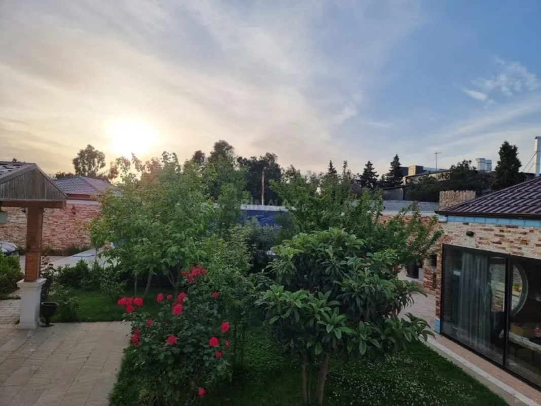 Kirayə verilir 4 otaqlı həyət evi 350 m²