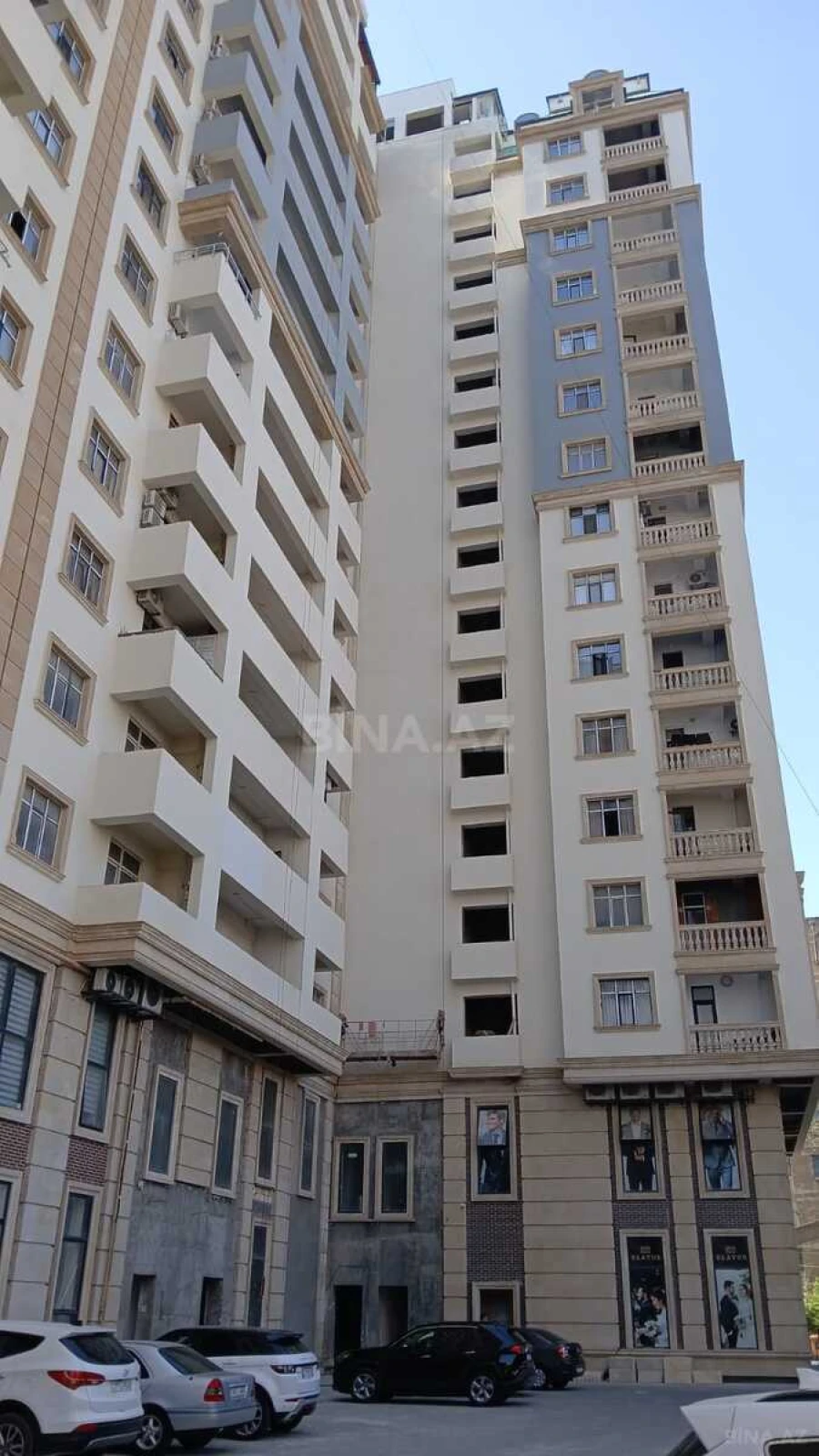 Satılır 5 otaqlı mənzil 180 m²
