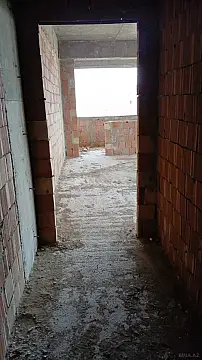 Satılır 5 otaqlı mənzil 180 m²