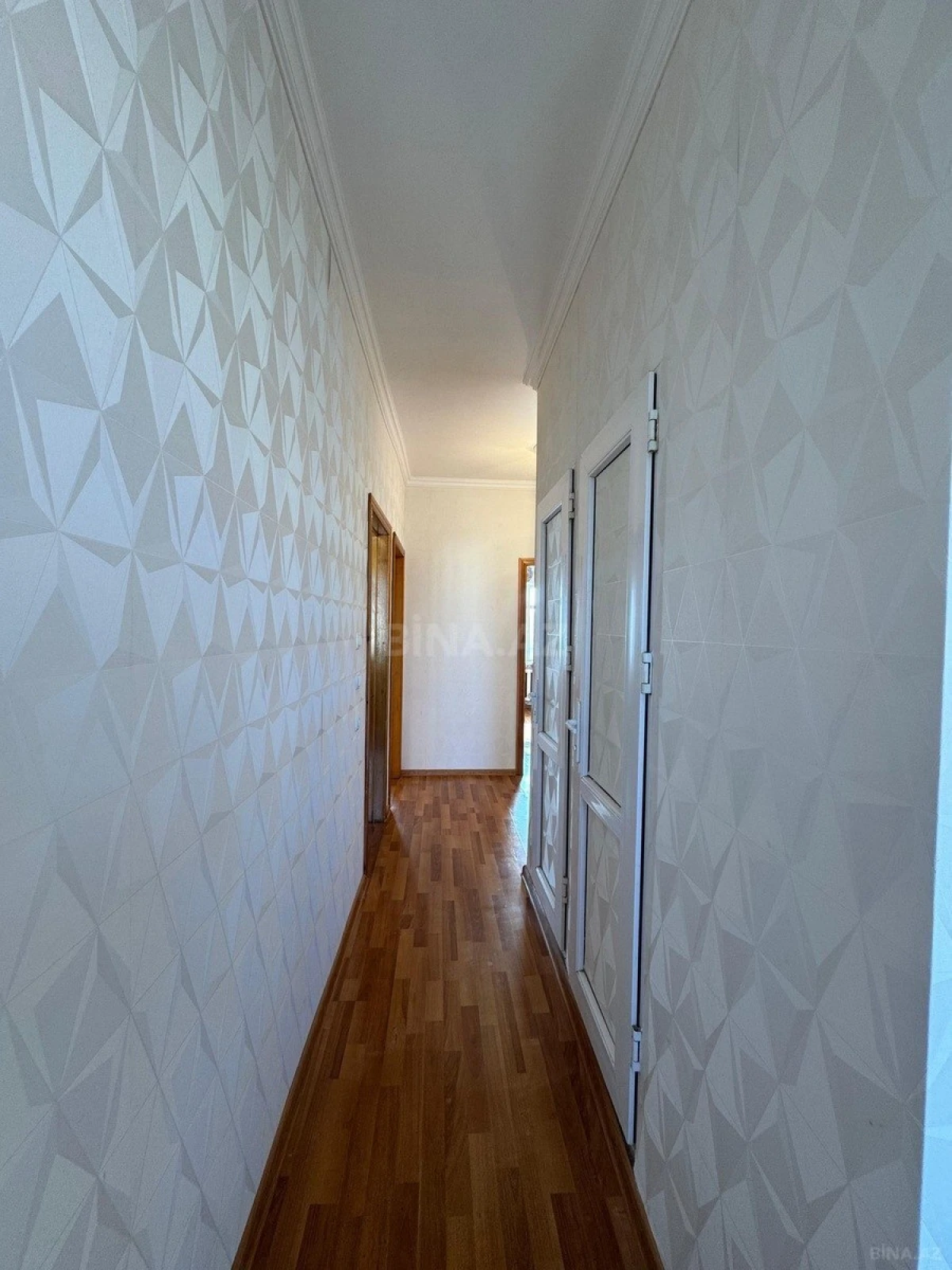 Satılır 4 otaqlı mənzil 80 m²