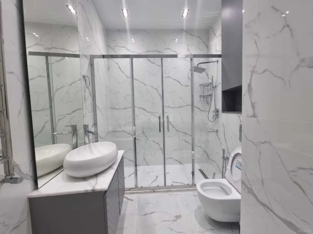 Kirayə verilir 2 otaqlı mənzil 68 m²
