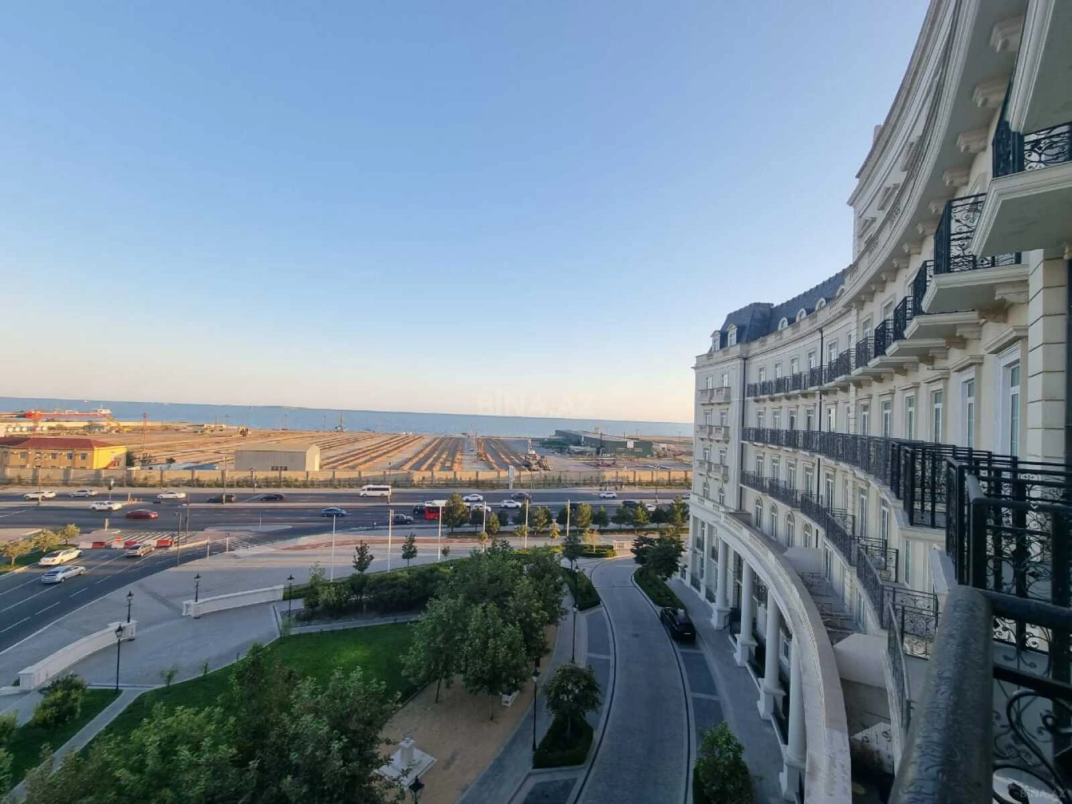 Kirayə verilir 2 otaqlı mənzil 68 m²