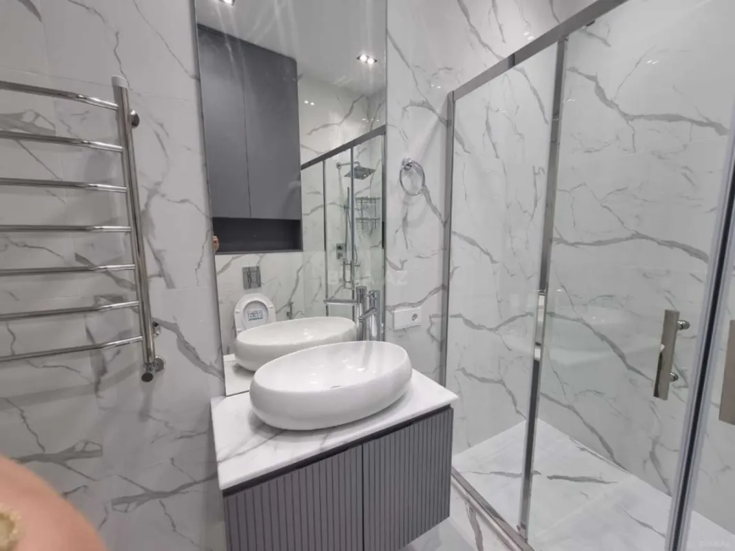 Kirayə verilir 2 otaqlı mənzil 68 m²