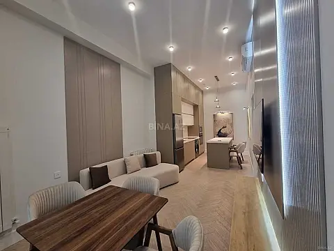 Kirayə verilir 2 otaqlı mənzil 68 m²