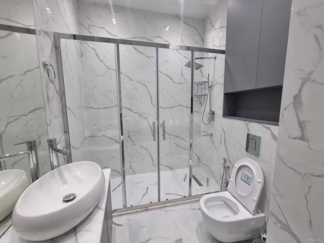 Kirayə verilir 2 otaqlı mənzil 68 m²