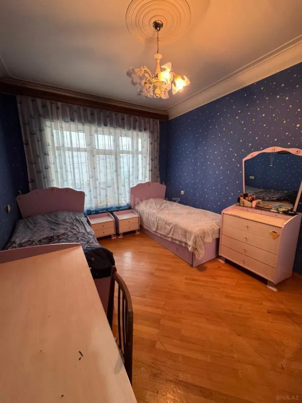 Satılır 5 otaqlı mənzil 120 m²