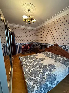 Satılır 5 otaqlı mənzil 120 m²