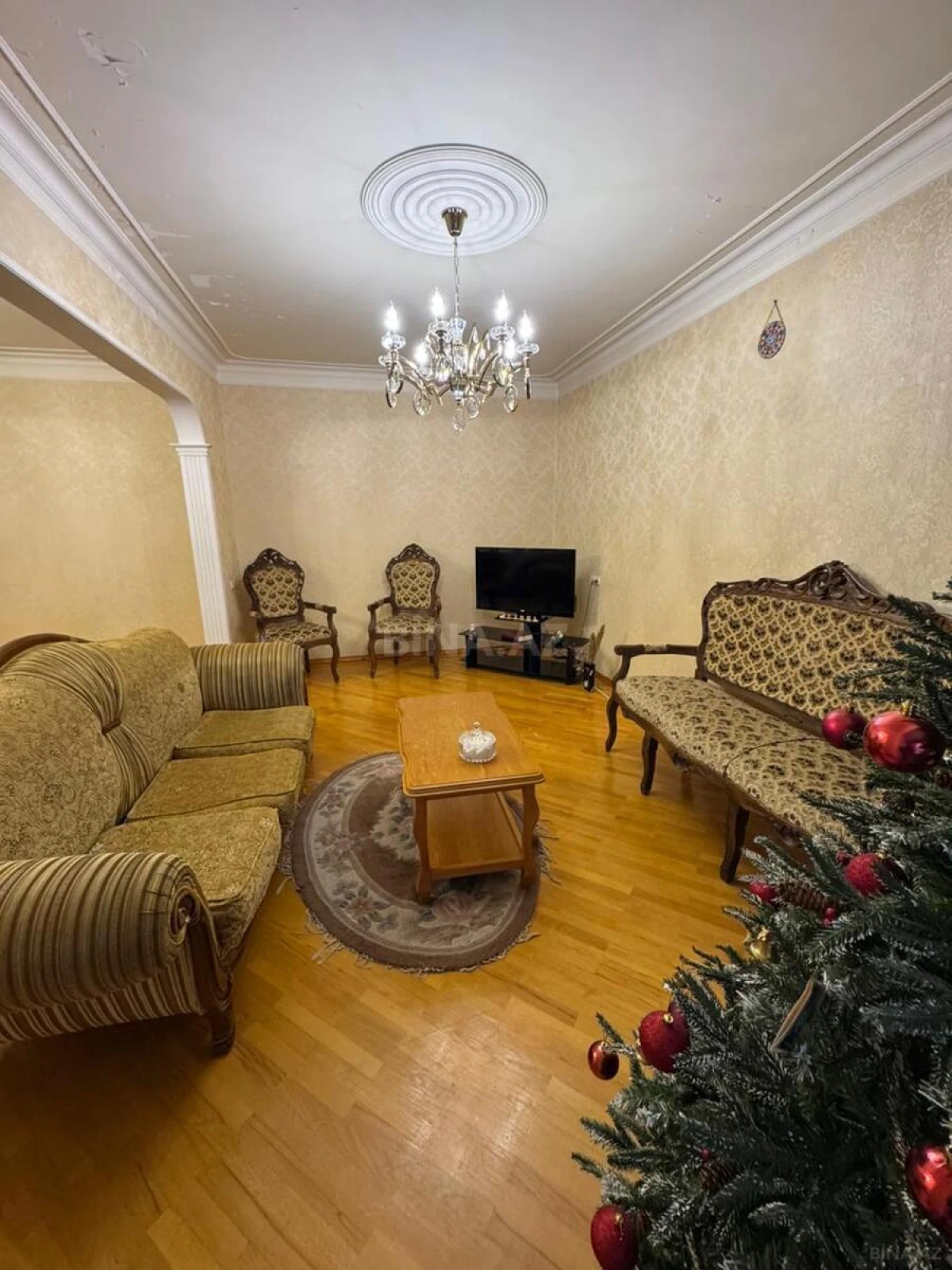 Satılır 5 otaqlı mənzil 120 m²