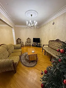 Satılır 5 otaqlı mənzil 120 m²