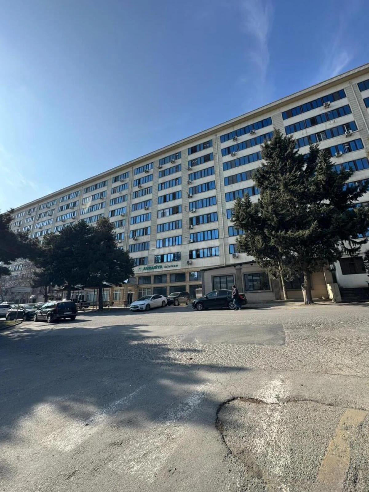 Satılır 5 otaqlı mənzil 120 m²