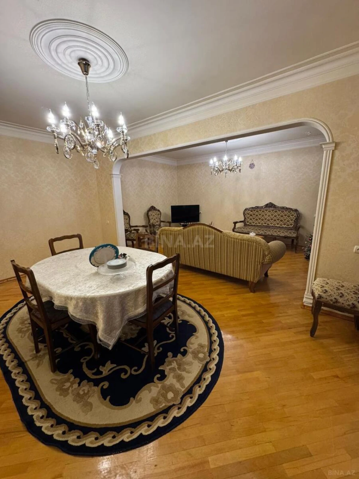 Satılır 5 otaqlı mənzil 120 m²