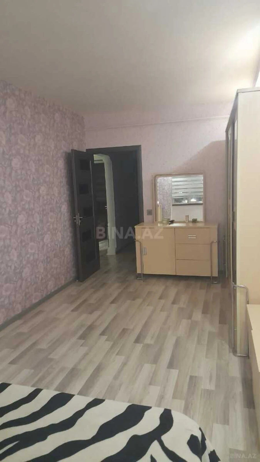 Satılır 4 otaqlı mənzil 90 m²
