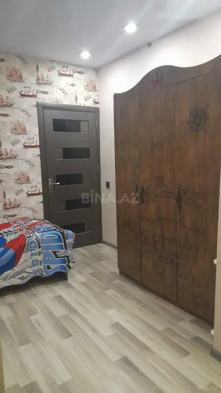 Satılır 4 otaqlı mənzil 90 m²