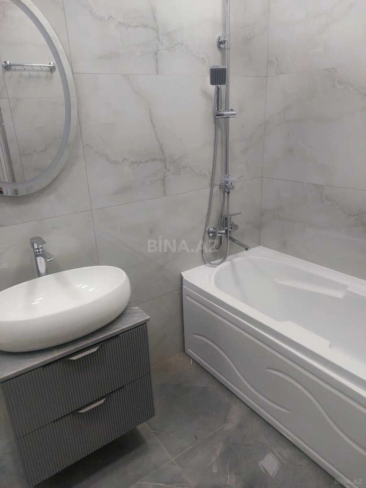 Kirayə verilir 2 otaqlı mənzil 90 m²
