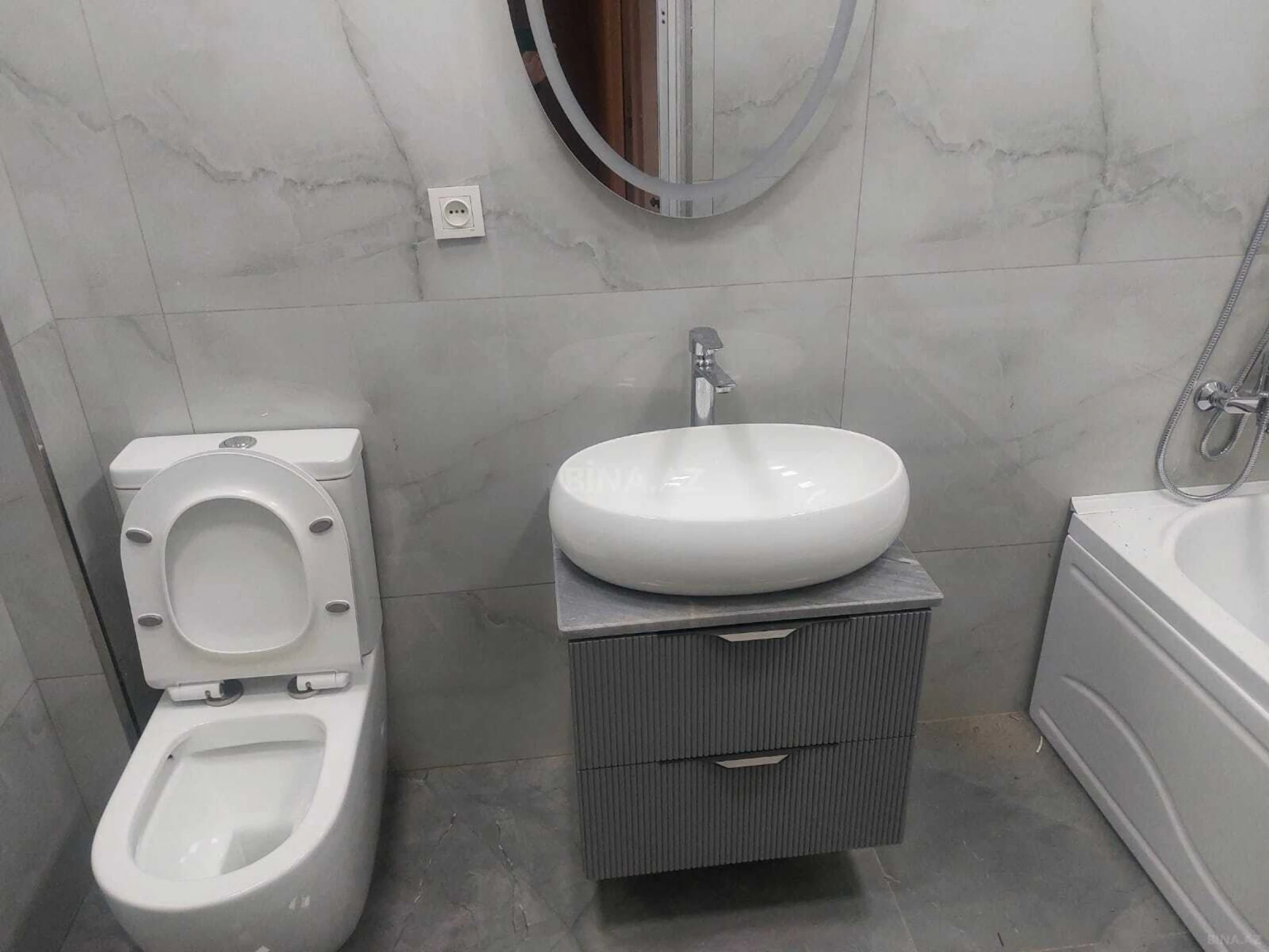 Kirayə verilir 2 otaqlı mənzil 90 m²