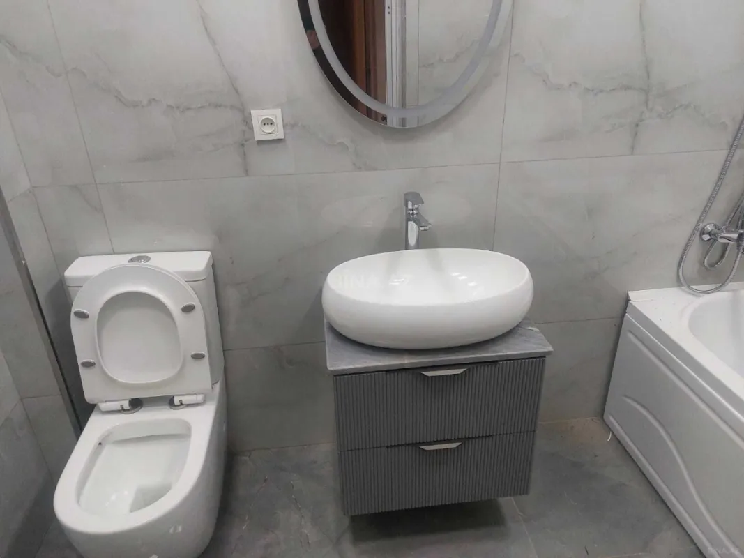 Kirayə verilir 2 otaqlı mənzil 90 m²