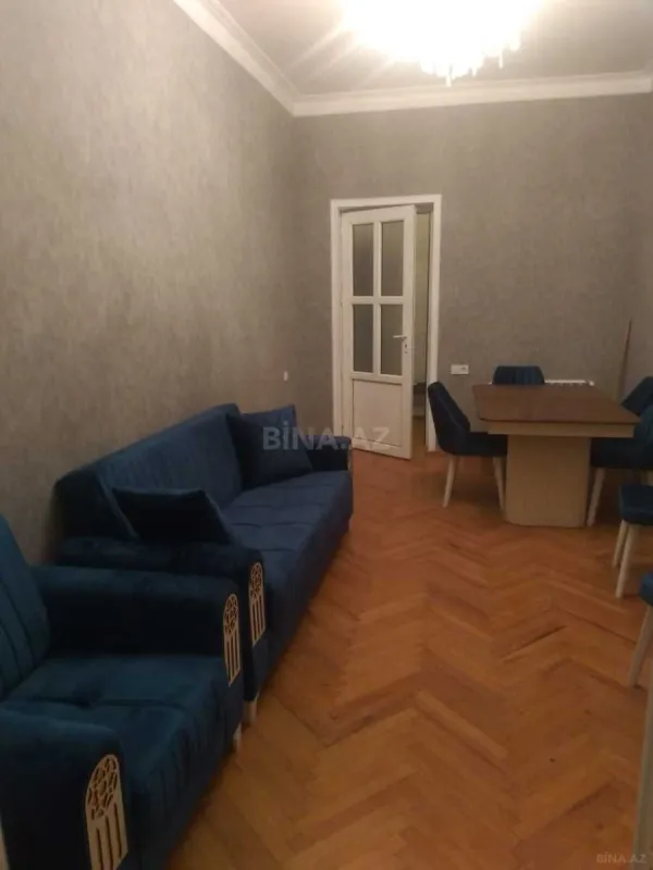Kirayə verilir 2 otaqlı mənzil 90 m²
