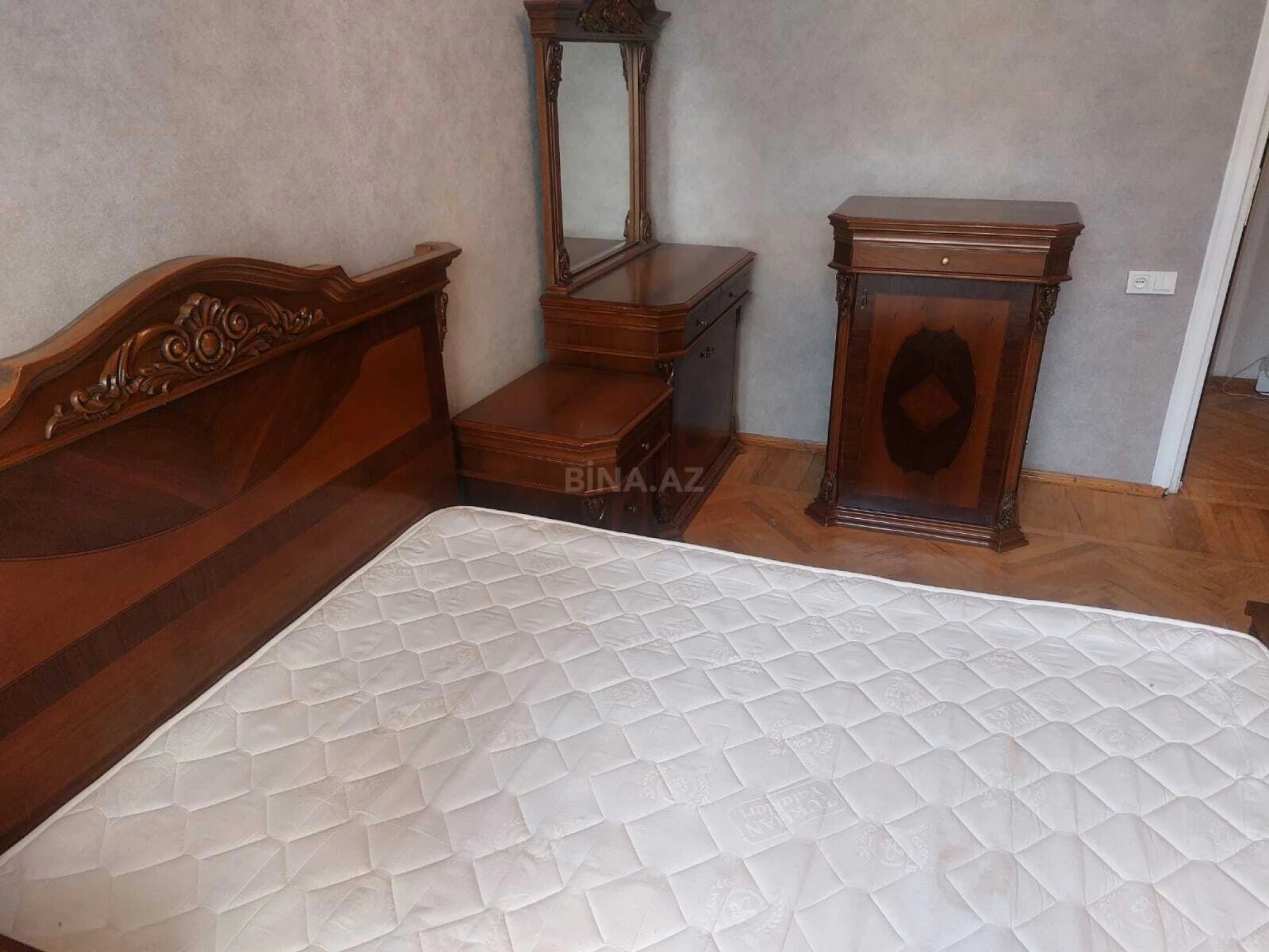 Kirayə verilir 2 otaqlı mənzil 90 m²