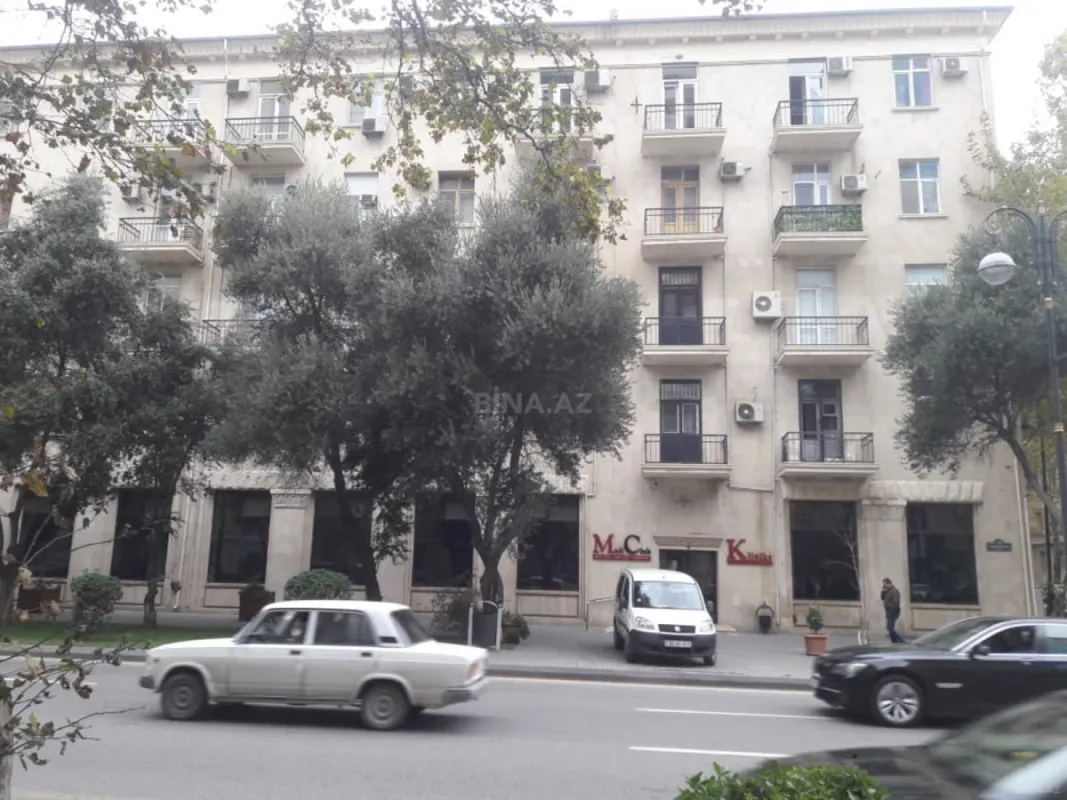 Kirayə verilir 2 otaqlı mənzil 90 m²